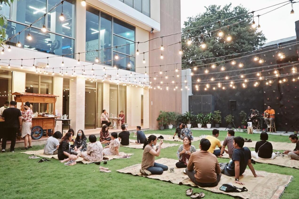 Kj Hotel Yogyakarta Exterior foto
