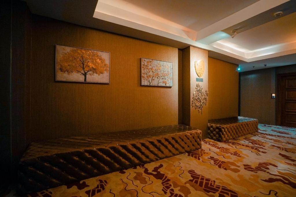 Kj Hotel Yogyakarta Exterior foto