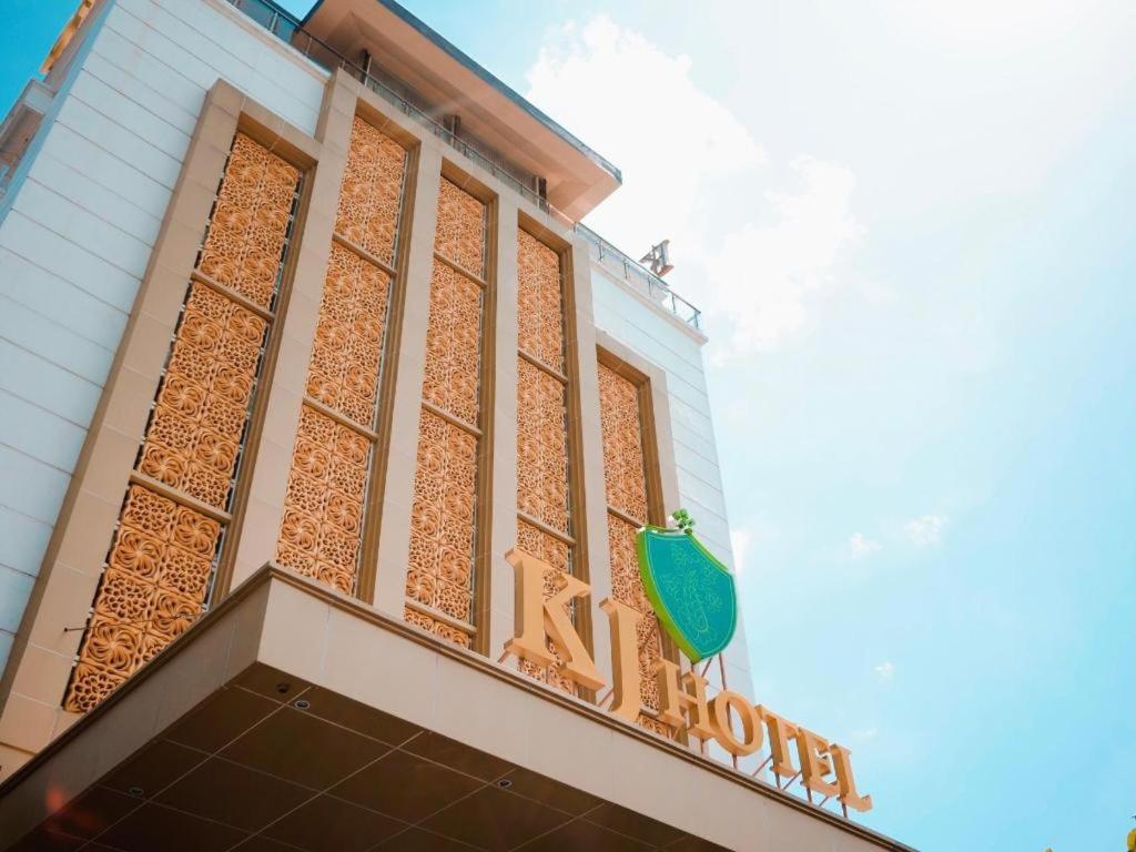 Kj Hotel Yogyakarta Exterior foto