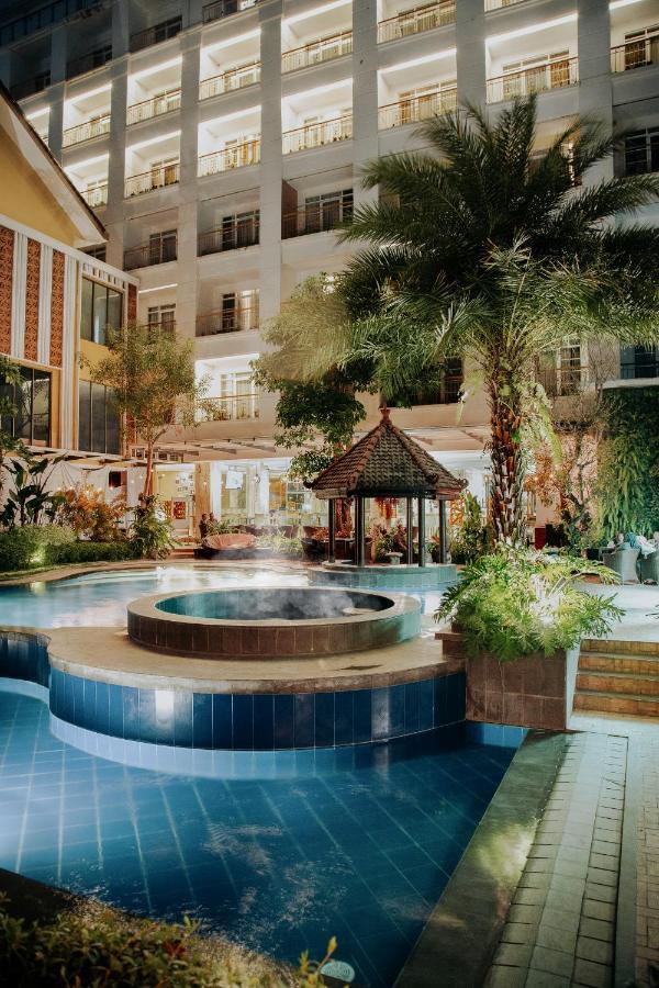 Kj Hotel Yogyakarta Exterior foto